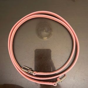 Authentic Louis Vuit-
ton Strap
Damier